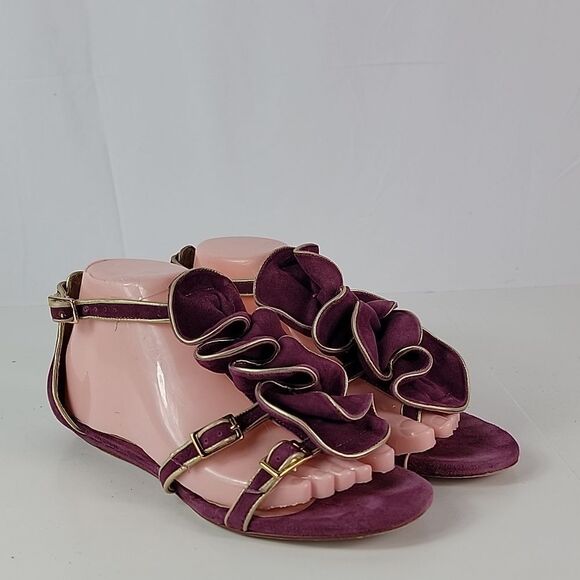 Pour la victoire Suede Leather Women’s Flat Sandals - Picture 1 of 14